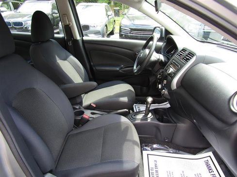 Used 2013 Nissan Versa SV w/ Convenience Pkg image 25