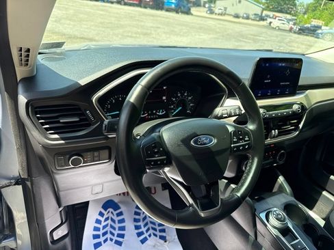 Used 2022 Ford Escape SE w/ Convenience Package FWD image 15