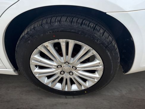 Used 2014 Chrysler 300 C w/ Beats Audio Group AWD/4WD image 16
