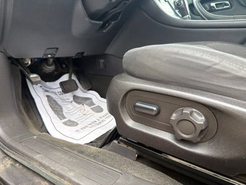 Used 2015 Ford Taurus SEL FWD image 23