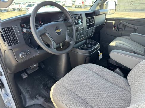 New 2026 Chevrolet Express 2500 Extended RWD image 19