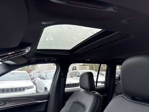 New 2026 Jeep Grand Cherokee Altitude AWD/4WD image 18