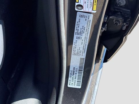 Used 2021 RAM 1500 Laramie image 31