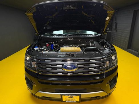 Used 2019 Ford Expedition XLT w/ Equipment Group 201A AWD/4WD image 46