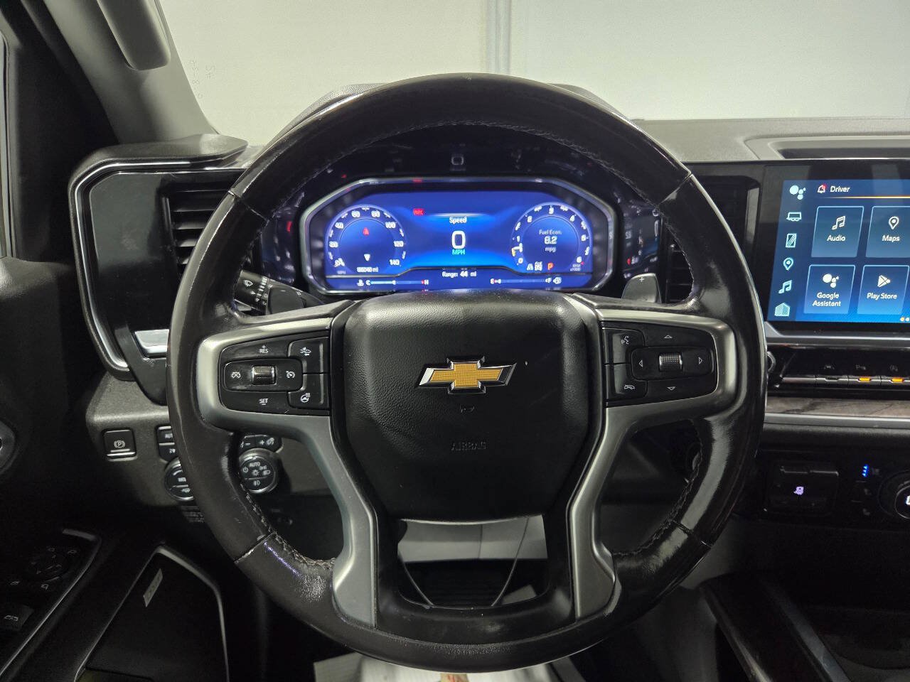 Used 2022 Chevrolet Silverado 1500 LTZ w/ Z71 Off-Road Package AWD/4WD image 13