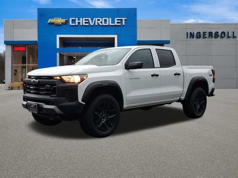 Used 2025 Chevrolet Colorado Trail Boss AWD/4WD image 34