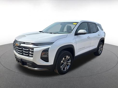 Used 2025 Chevrolet Equinox LT FWD image 7