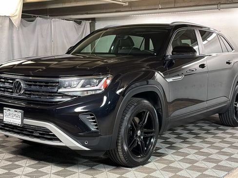 Used 2021 Volkswagen Atlas Cross Sport SE w/ Panoramic Sunroof Package AWD/4WD image 2