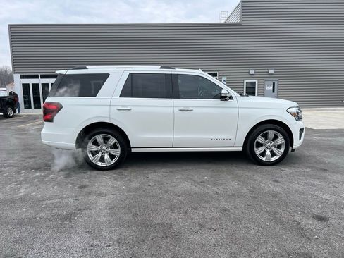Used 2024 Ford Expedition Platinum image 9