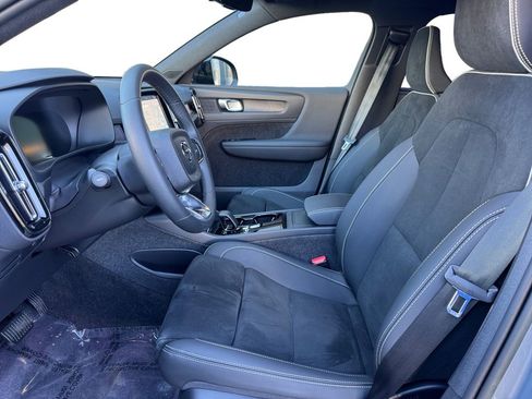 Certified 2023 Volvo XC40 Recharge Plus image 11