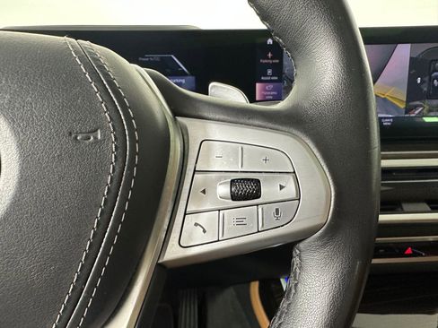 Used 2023 BMW X7 xDrive40i w/ Premium Package image 16