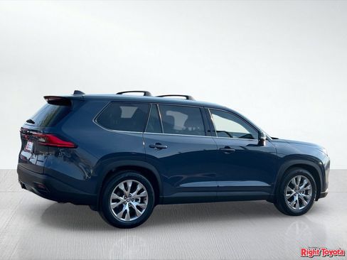 Certified 2024 Toyota Grand Highlander FWD image 7