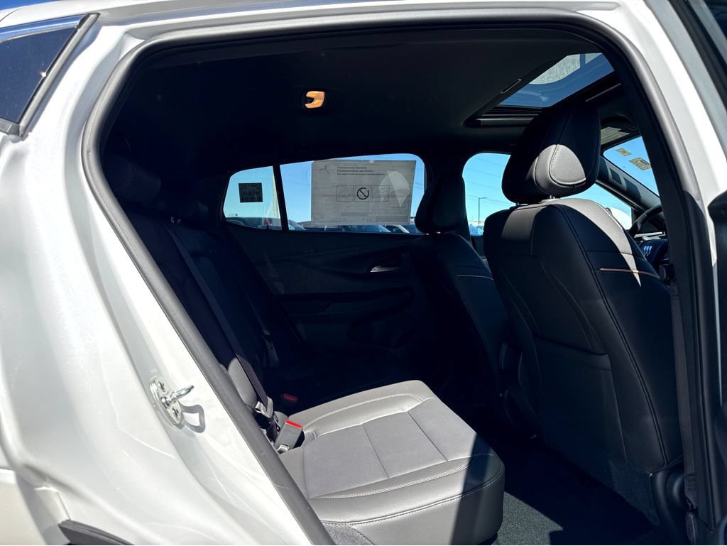New 2026 Buick Envista Avenir FWD image 6