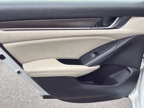 Used 2018 Honda Accord EX-L image 18