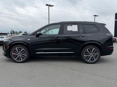 Used 2025 Cadillac XT6 Sport w/ Technology Package AWD/4WD image 4