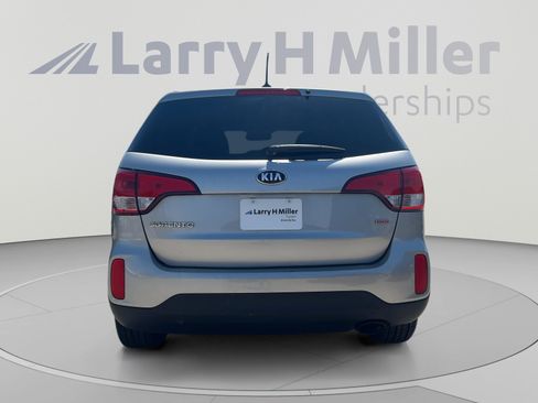 Used 2014 Kia Sorento LX FWD image 4