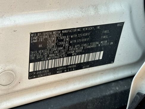Used 2022 Toyota RAV4 LE AWD/4WD image 27