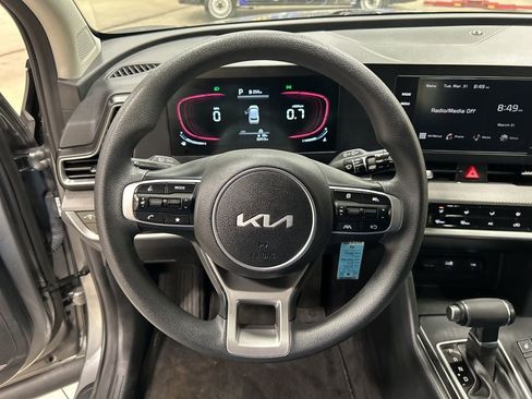 Used 2025 Kia Sportage LX AWD/4WD image 17