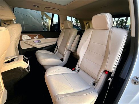 Used 2023 Mercedes-Benz GLS 450 4MATIC image 26