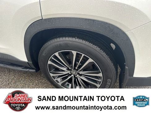 Used 2024 Toyota Grand Highlander MAX Platinum image 12