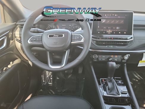 New 2026 Jeep Compass Latitude image 7