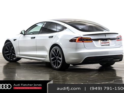 Used 2022 Tesla Model S Plaid image 12