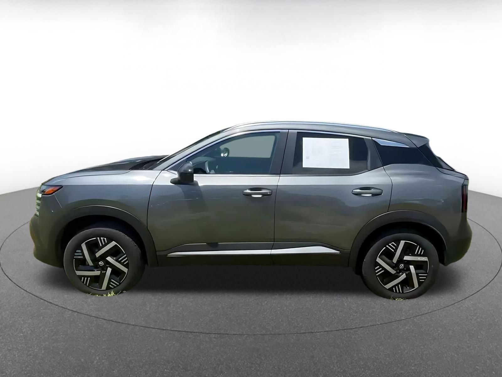 Used 2026 Nissan Kicks SV w/ Cold Weather Package FWD image 8