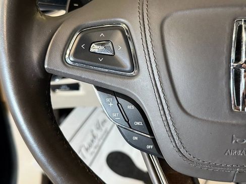 Used 2017 Lincoln MKZ Reserve image 11