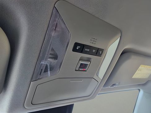 Used 2021 Toyota RAV4 LE image 22