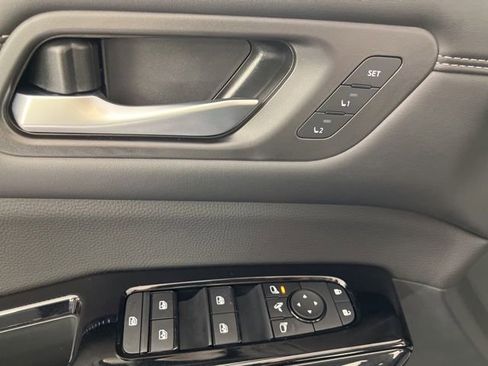 New 2026 Nissan Pathfinder Platinum w/ Cargo Package FWD image 32