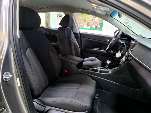Used 2016 Kia Optima LX image 24