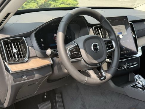 New 2025 Volvo XC90 B6 Plus image 23