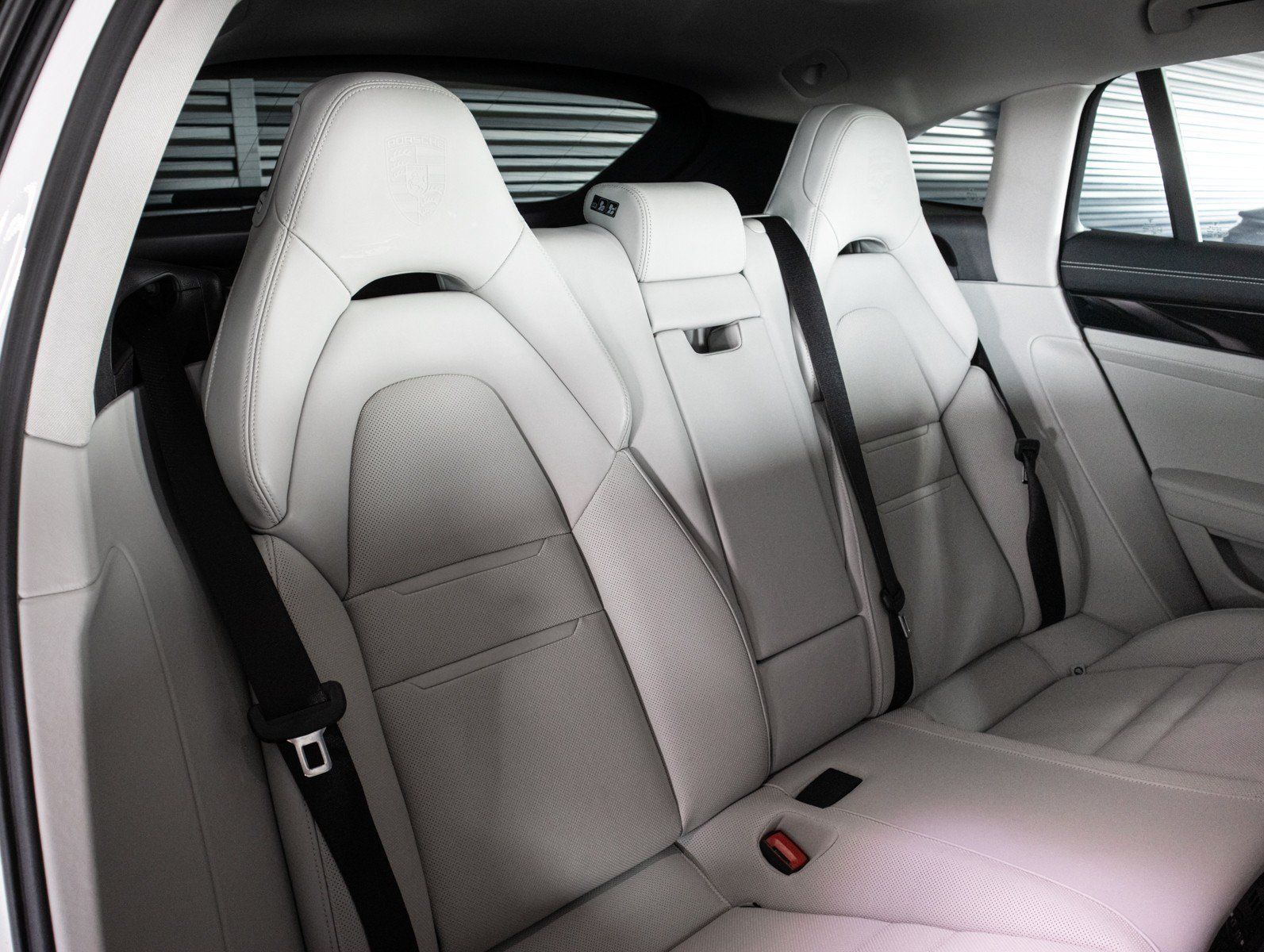 Certified 2023 Porsche Panamera 4 w/ Premium Package AWD/4WD image 6