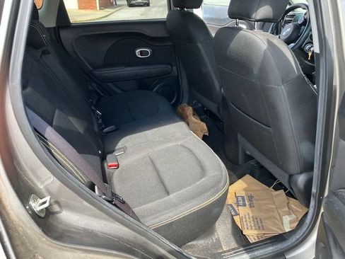 Used 2016 Kia Soul + FWD image 6