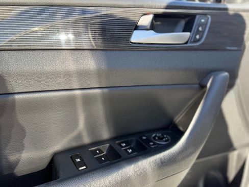 Used 2018 Hyundai Sonata Limited image 19
