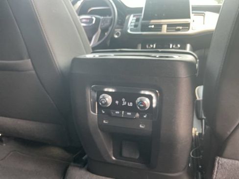 Used 2024 GMC Yukon SLT w/ SLT Luxury Package AWD/4WD image 22