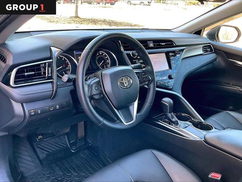 Used 2019 Toyota Camry SE image 18