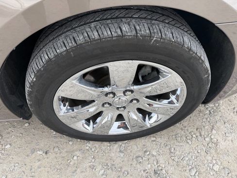 Used 2012 Buick LaCrosse Premium image 12
