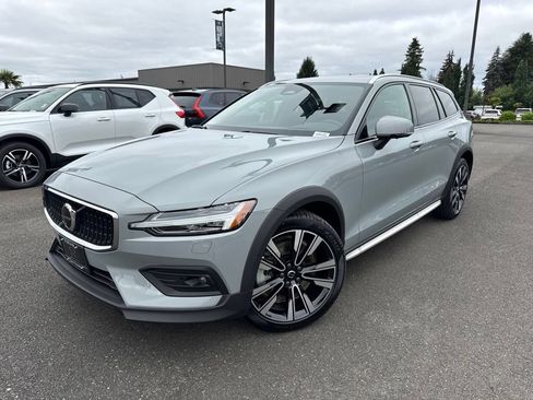 New 2026 Volvo V60 B5 Cross Country Ultra w/ Climate Package AWD/4WD image 1