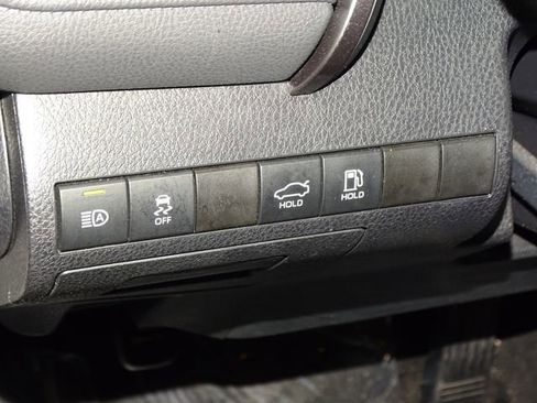 Used 2023 Toyota Camry SE FWD image 18