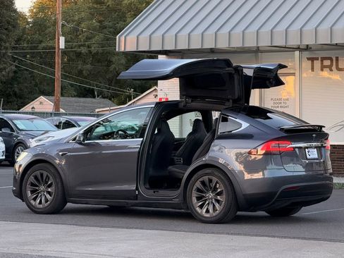 Used 2018 Tesla Model X 75D AWD/4WD image 7