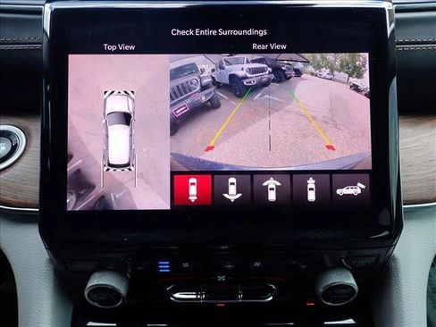 Used 2022 Jeep Grand Cherokee Summit w/ Advanced Protech Group IV AWD/4WD image 20
