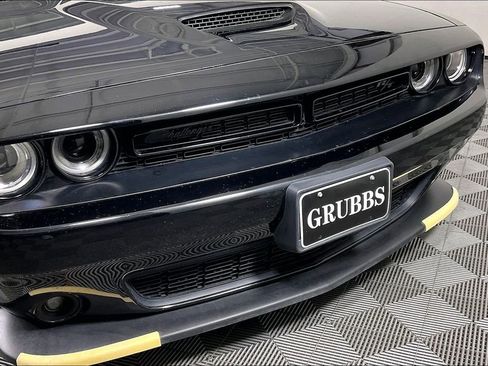 Used 2022 Dodge Challenger R/T w/ Blacktop Package image 35