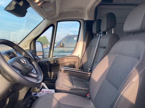 Used 2023 RAM ProMaster 2500 FWD image 3