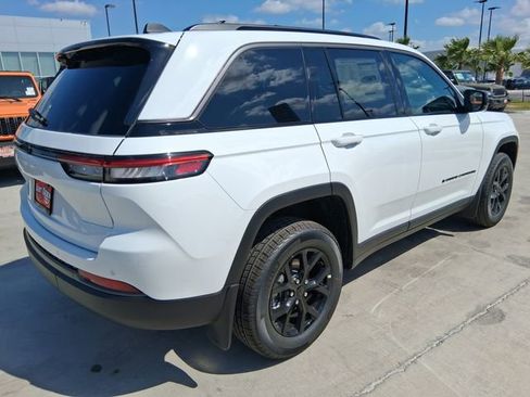 New 2026 Jeep Grand Cherokee Altitude RWD image 7