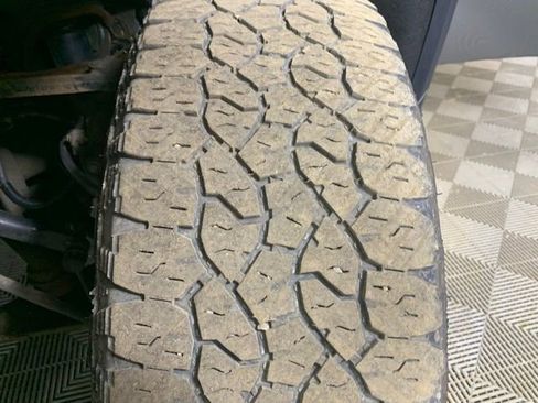 Used 2025 GMC Sierra 2500 SLT w/ SLT Convenience Package AWD/4WD image 31