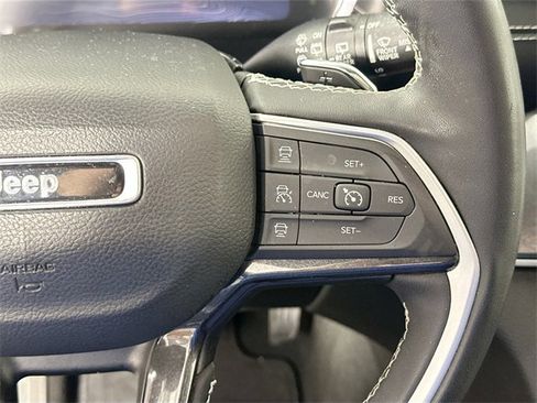 Used 2023 Jeep Grand Cherokee Altitude image 23