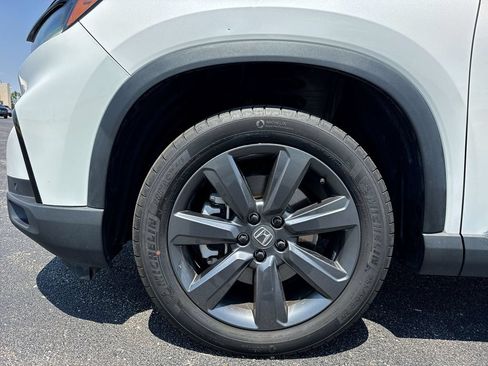 Used 2025 Honda Pilot Sport image 10