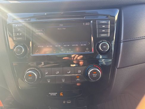 Used 2019 Nissan Rogue S image 15