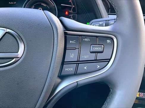 Used 2024 Lexus UX 250h F Sport image 22